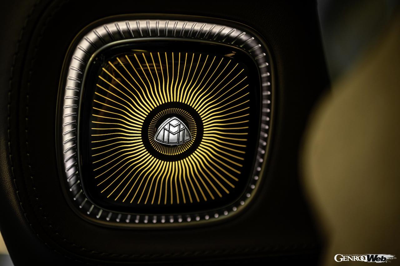 最高級フル電動SUV「メルセデス・マイバッハ EQS 680 SUV」のインテリア。