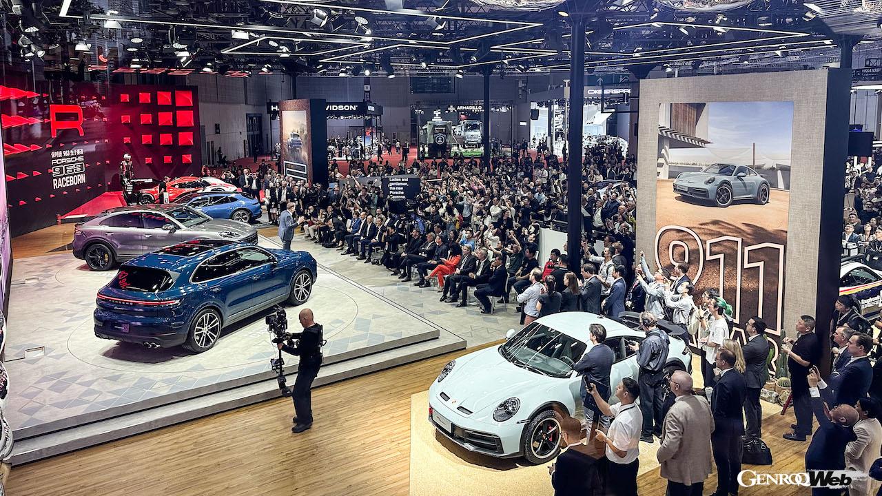 ミドルライフチェンジにも関わらず、ポルシェはフルモデルチェンジに近い改良を、新型カイエンで実施。上海モーターショーにおいて初公開した。