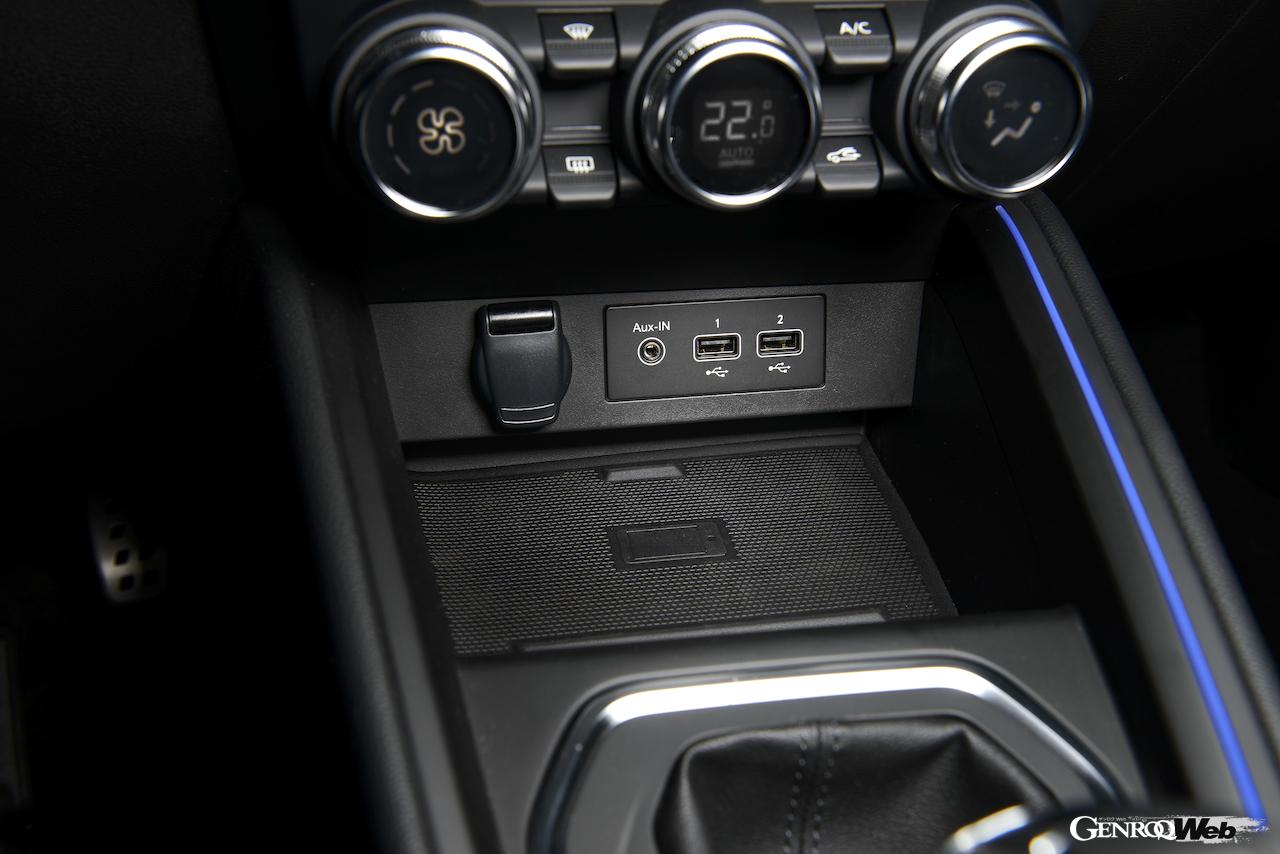 「ルノー クリオ」改良新型のインテリア。