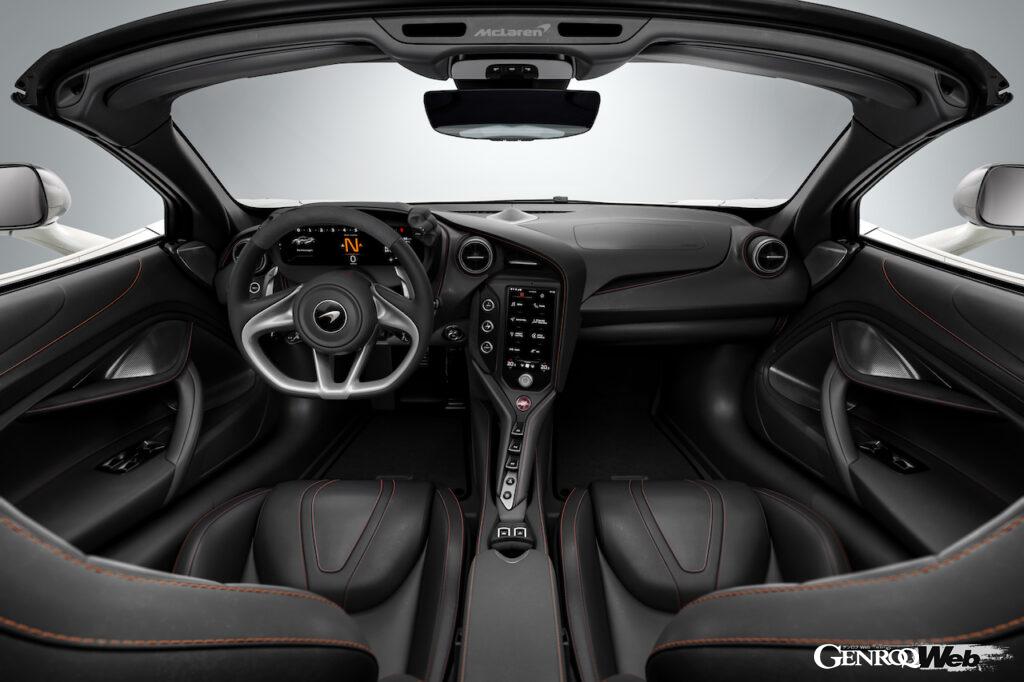 大幅な進化を果たしたミッドシップスーパースポーツ「マクラーレン 750S」のインテリア。