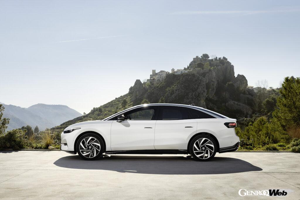 上海モーターショーにおいてワールドプレミアされた、フォルクスワーゲンのフラッグシップ電動サルーン「ID.7」。ID.7には、大幅なパワー&トルクアップを果たした、新開発の後輪駆動用ドライブトレイン「APP550」が搭載されている。