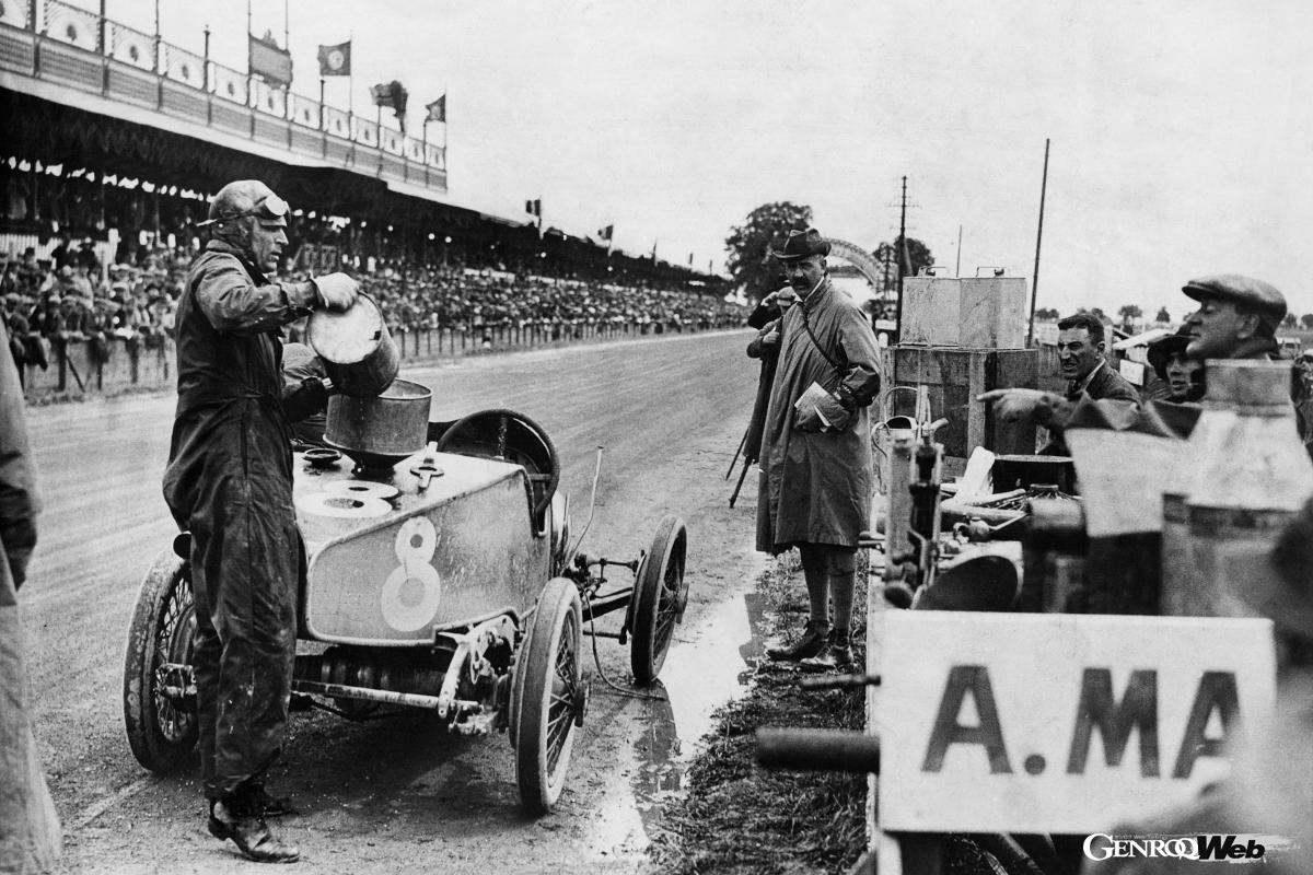 1922年7月フランスグランプリでデビューしたレーシングカー「TT1」。