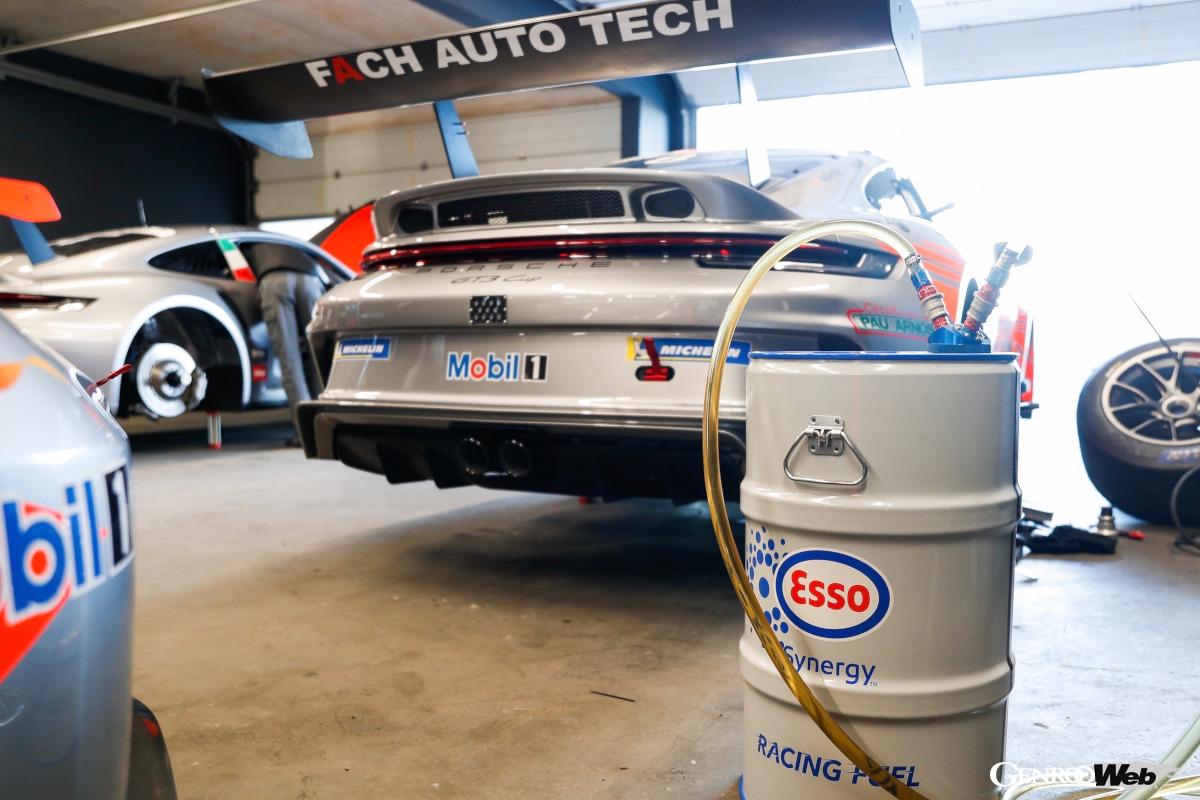 ポルシェの911GT3カップカーによるワンメイクレース「モービル1スーパーカップ」には2022年シーズンからeフューエルを採用している。