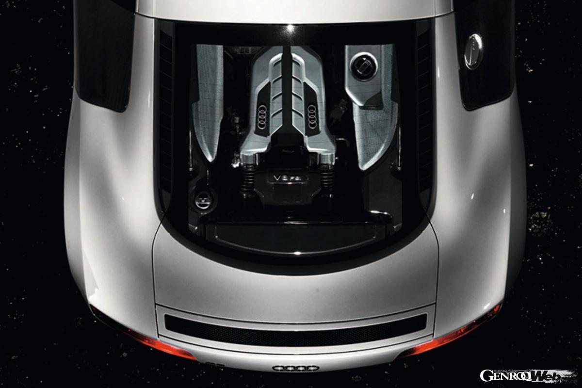 今でも語り草となることもある初代R8のMTモデル。クルマ好きの好むシフトフィールだった。