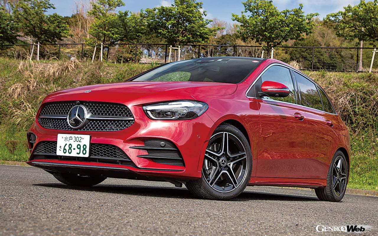 【1】Aクラスと同じプラットフォームだが、座面高が高く見晴らしの良いBクラス。室内も広く、ファミリーカーとしての性能は高いといえる。【2】最高出力150PS、最大トルク320Nmを発揮する1.9リッター直4ターボディーゼル。コンパクトなボディには十分なスペックといえるだろう。