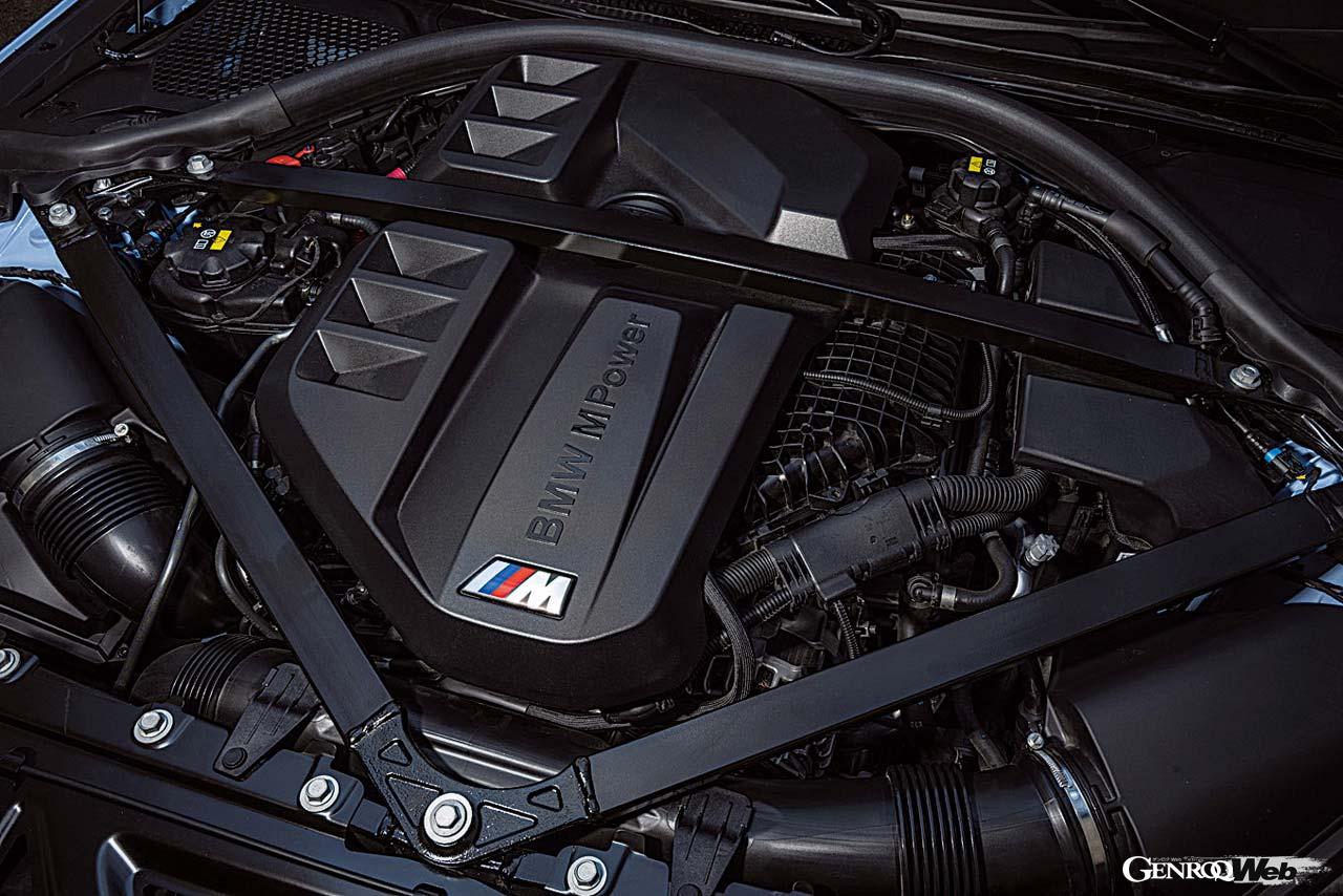 M3／M4と同じS58型3.0リッター直6ツインターボを搭載。最高出力460PS／最大トルク550Nmを発生し、0-100km/h加速は8速ATモデルで4.1秒。