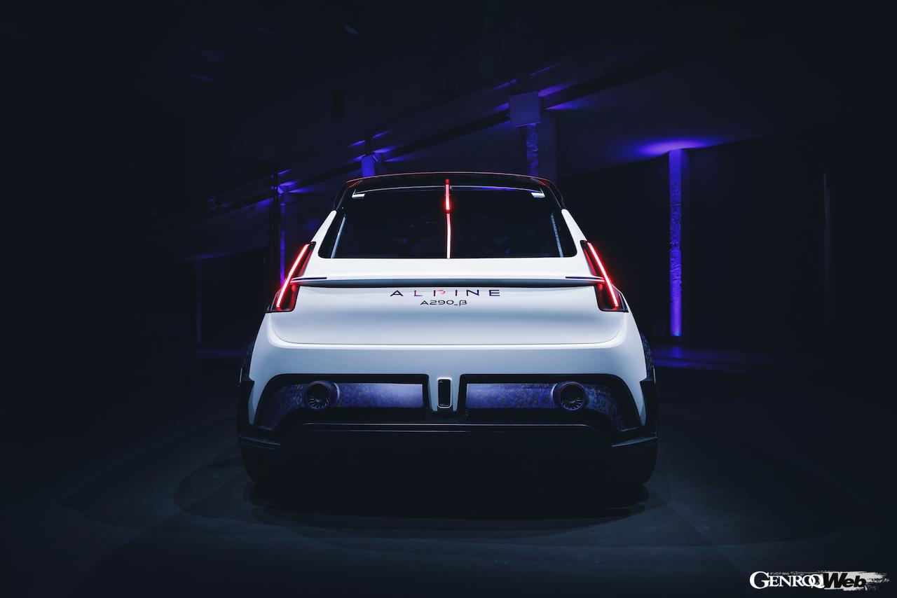 2024年にデビューする「アルピーヌ A290」を予告する「 A290_β」」のエクステリア。