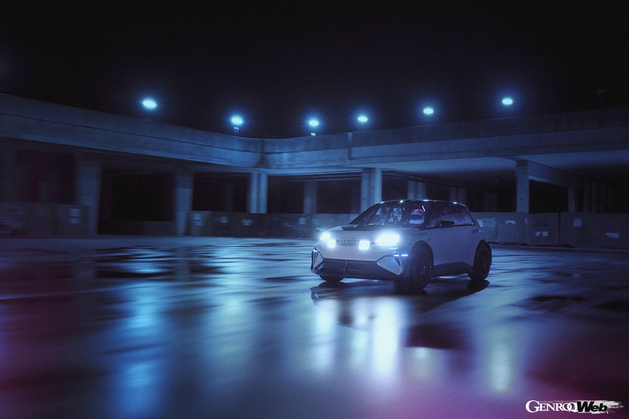 2024年にデビューする「アルピーヌ A290」を予告する「 A290_β」」の走行シーン。