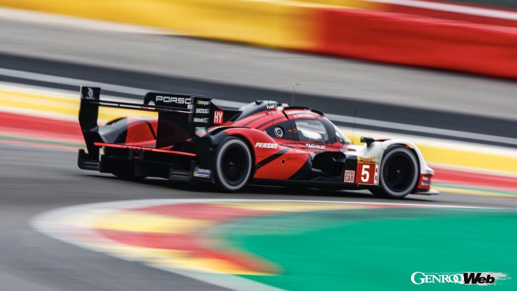 セーフティカー導入など、荒れたレース展開を活かし、最終ラップまで表彰台圏内をキープしていたポルシェ 963 5号車だったが、タイヤが限界を迎え、フェラーリ499P 51号車にオーバーテイクを許してしてしまった。