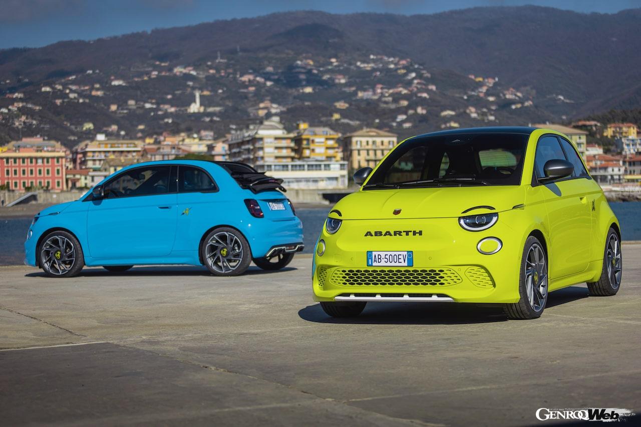 2022年に先行導入されたローンチ仕様の「500e スコーピオニッシマ」に続き、ヨーロッパにおいて「アバルト 500e」の通常ラインアップの販売が開始された。