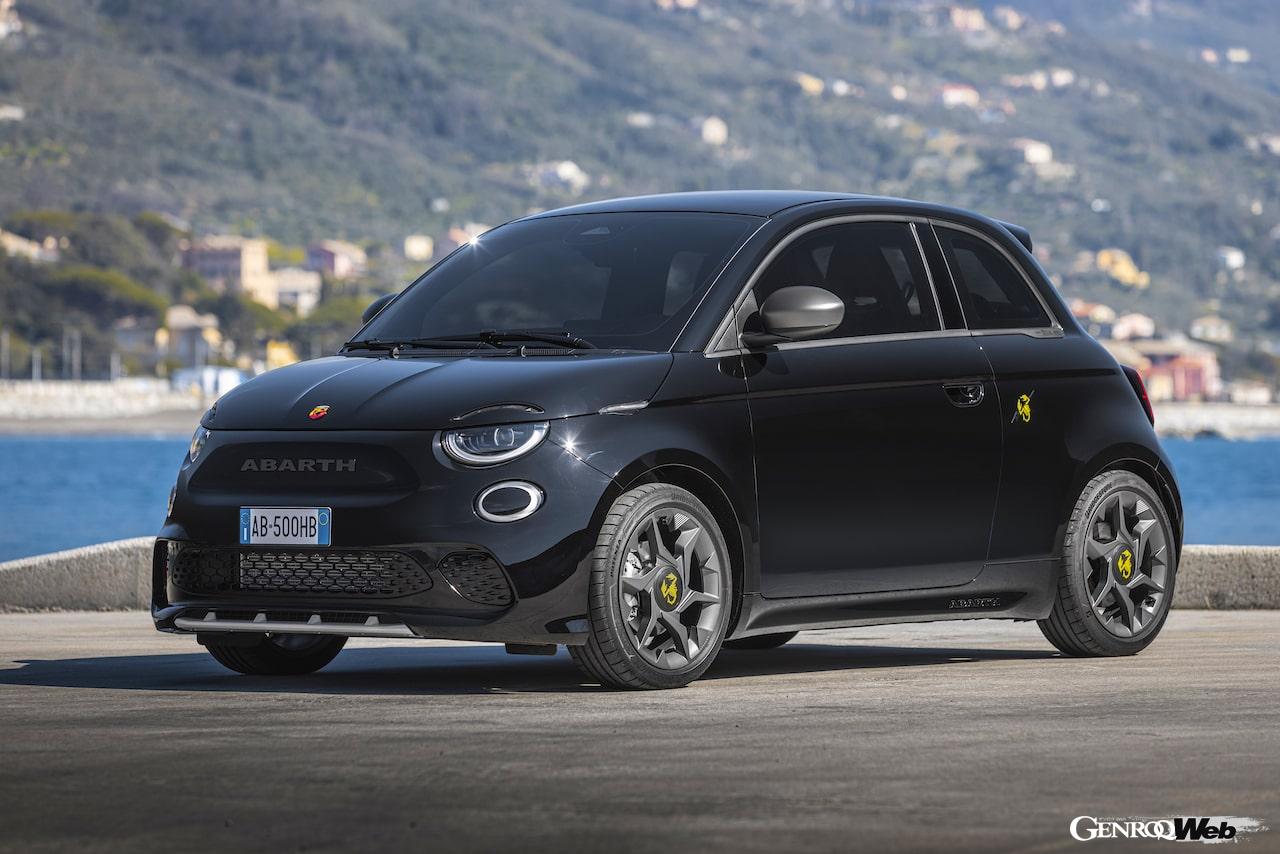 フル電動モデル「アバルト 500e 」のエクステリア。