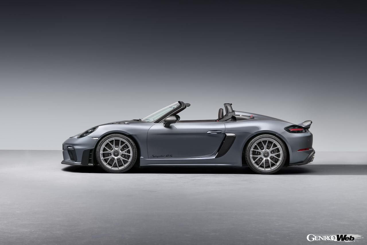 最高の走行性能を持つオープントップ・ミッドエンジンスポーツカーとして開発された「ポルシェ 718 スパイダー RS」。