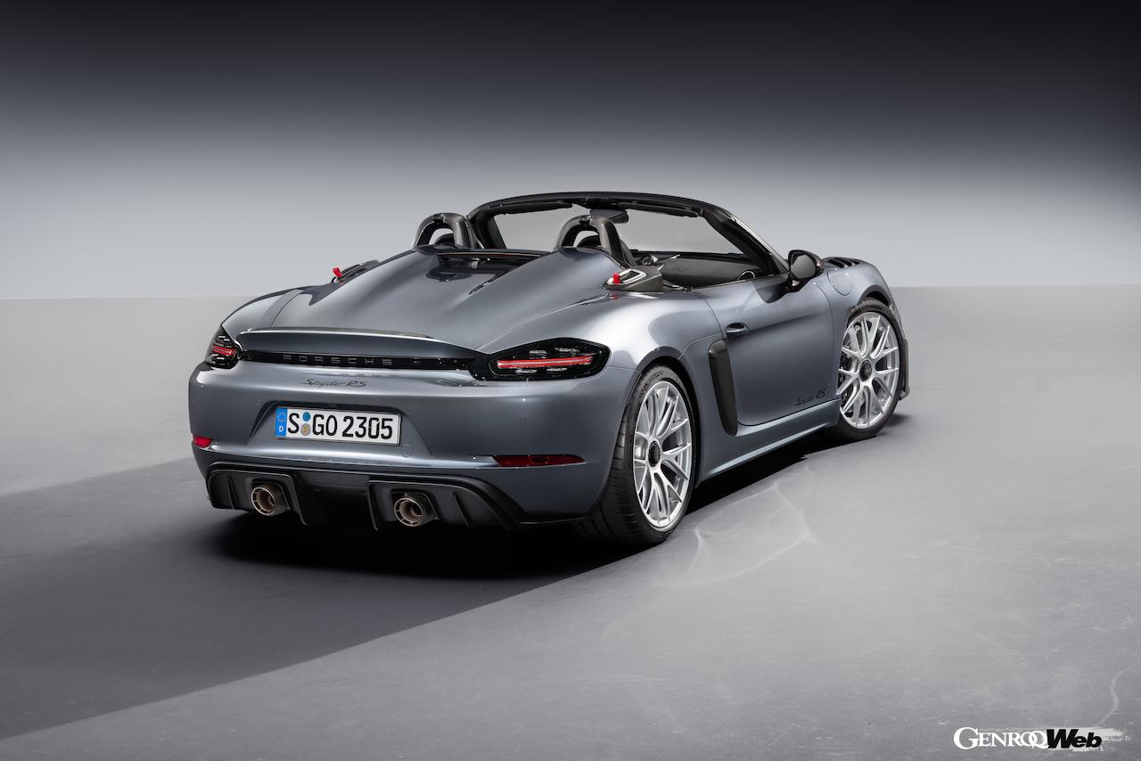 最高の走行性能を持つオープントップ・ミッドエンジンスポーツカーとして開発された「ポルシェ 718 スパイダー RS」。