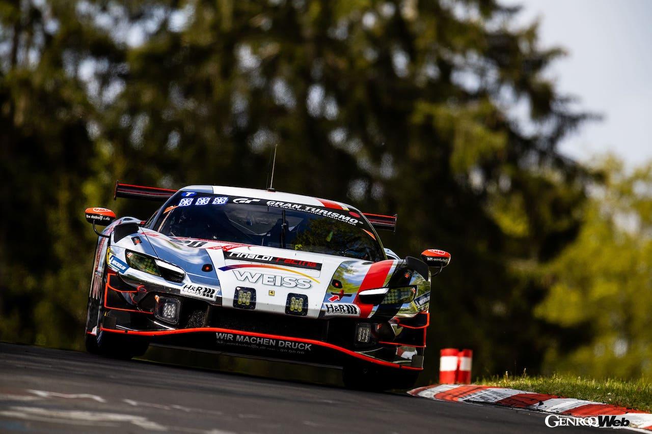 2023年シーズンから本格的に投入されたフェラーリの最新GT3マシン「296 GT3」は、初挑戦のニュル24時間で30号車が総合優勝しただけでなく、参戦した3台すべてが24時間を走り切った。