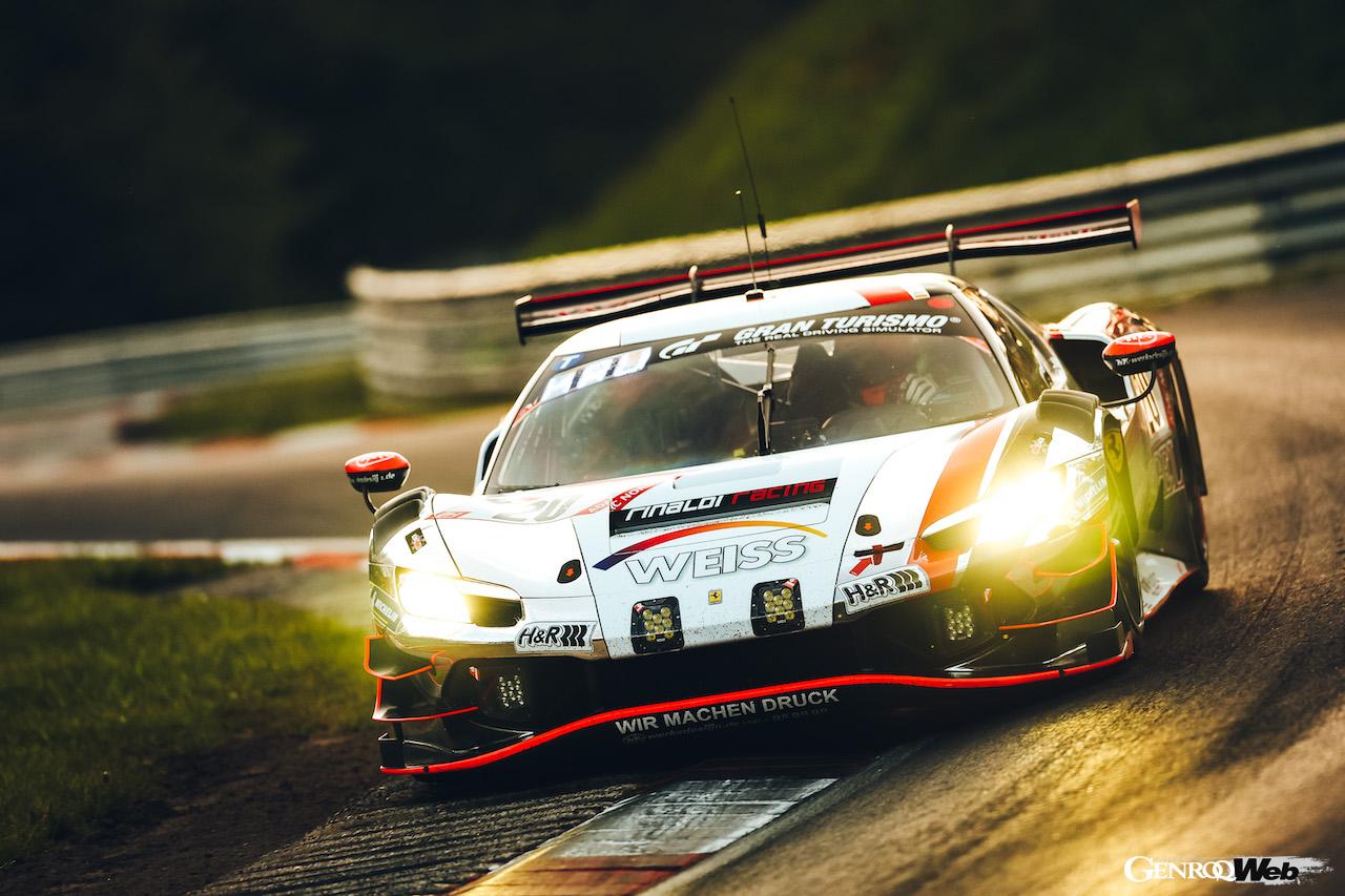 2023年シーズンから本格的に投入されたフェラーリの最新GT3マシン「296 GT3」は、初挑戦のニュル24時間で30号車が総合優勝しただけでなく、参戦した3台すべてが24時間を走り切った。