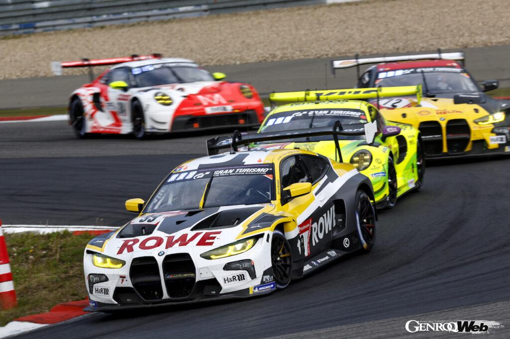 初めて24時間レースに投入されたBMW M4 GT3は、ローヴェ・レーシングの98号車が、フェラーリに26秒差の2位でフィニッシュしている。