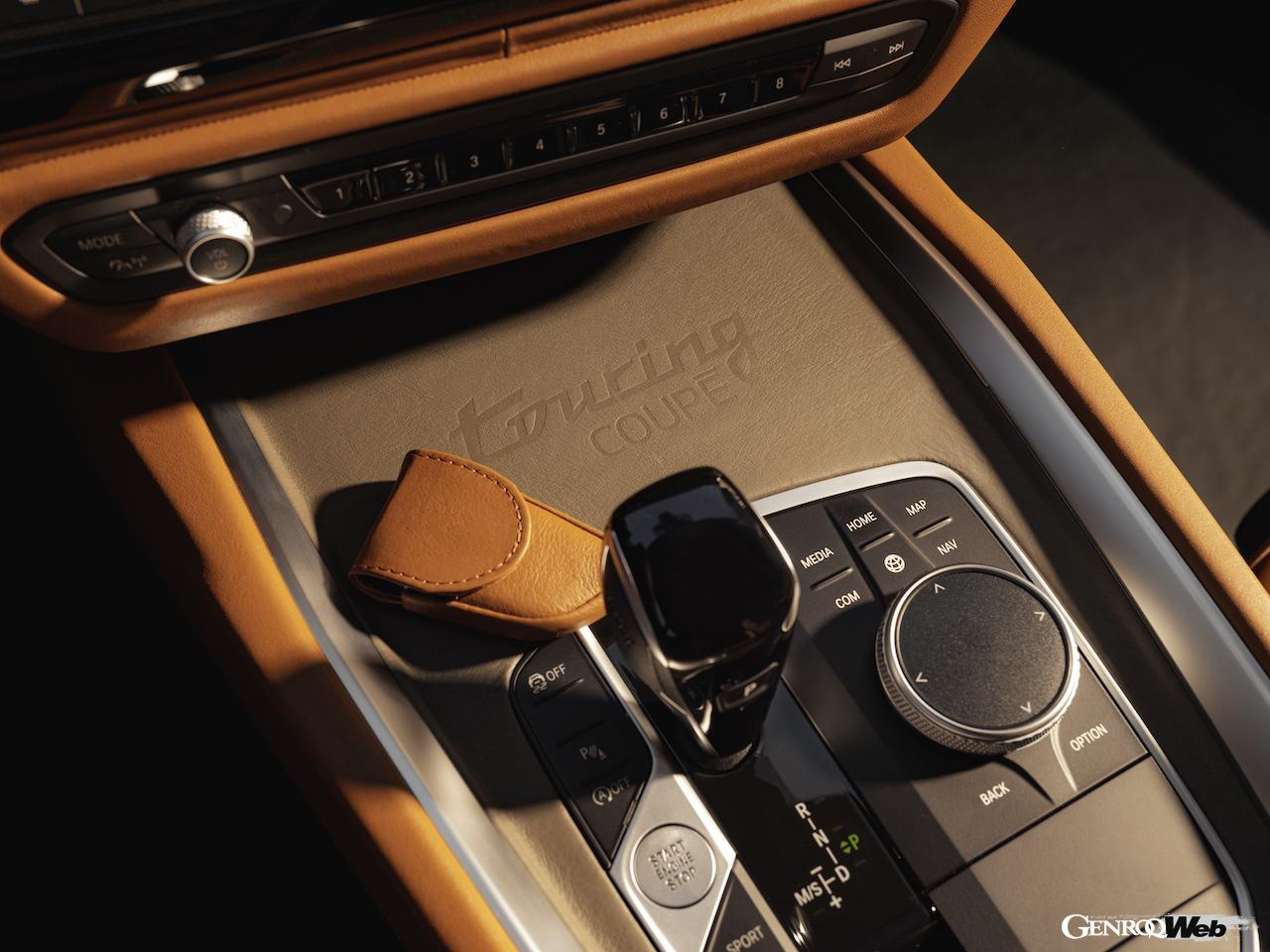 1台限りのワンオフモデルとして製作さえた「BMW コンセプト ツーリングクーペ」のインテリア。