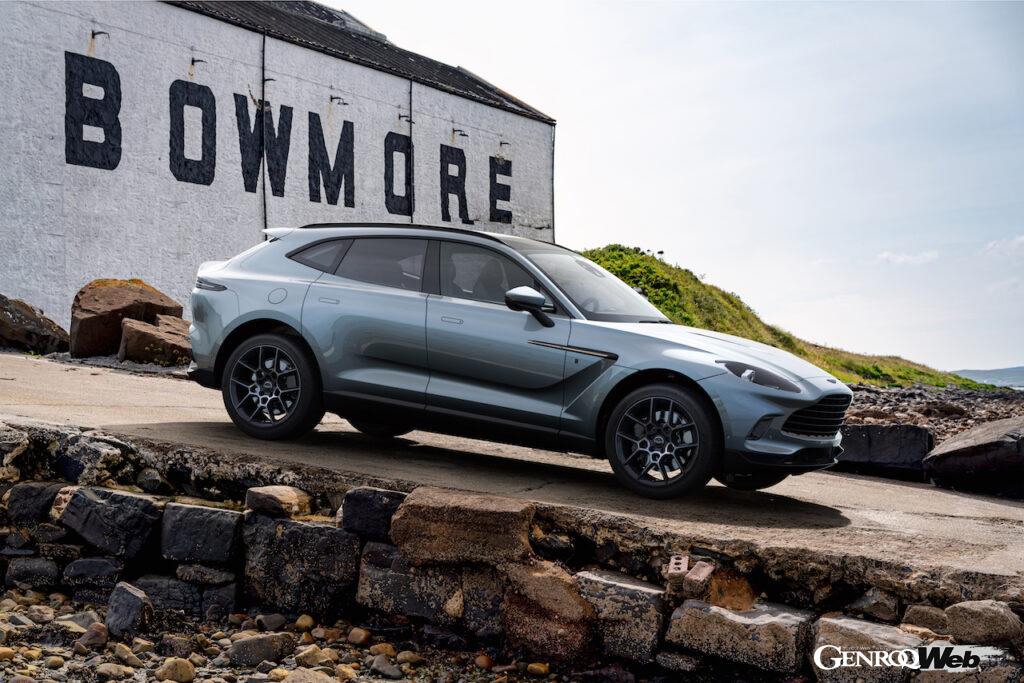 「ボウモア ARC-52 木目エディション」は、5月26日に英国・ロンドンのサザビーズで行われるチャリティーオークションに出品。落札者にはアストンマーティン DBX ボウモア エディションでの、スコットランド・アイラ島への旅もプレゼントされる。