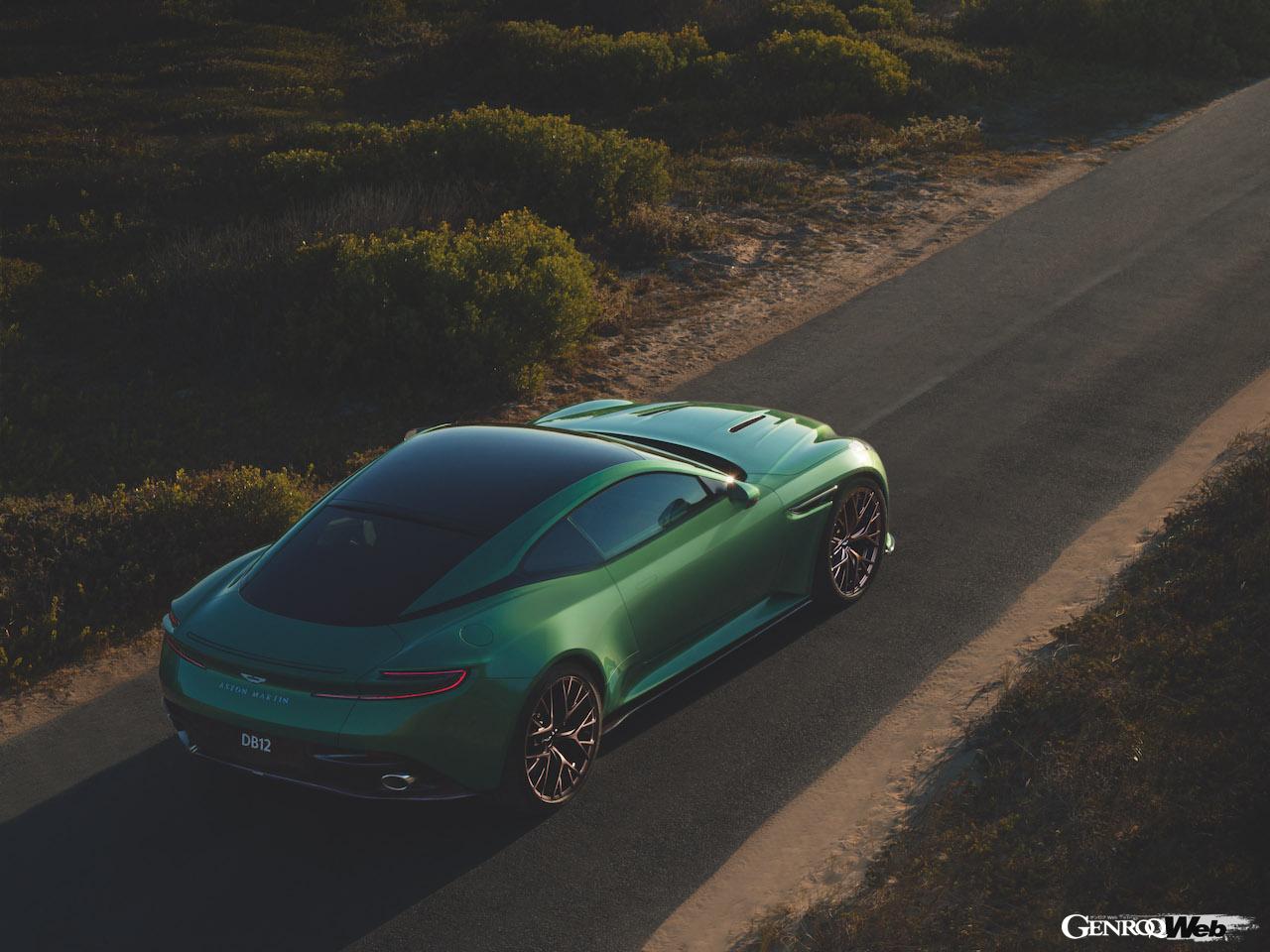 アストンマーティンによる次世代スポーツカー第1弾「DB12」のエクステリア。