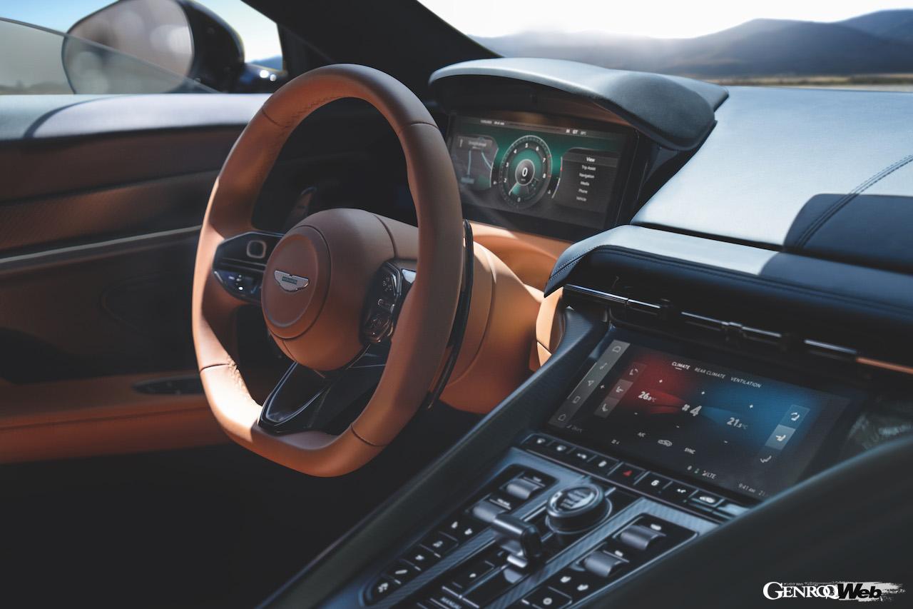 アストンマーティンによる次世代スポーツカー第1弾「DB12」のインテリア。
