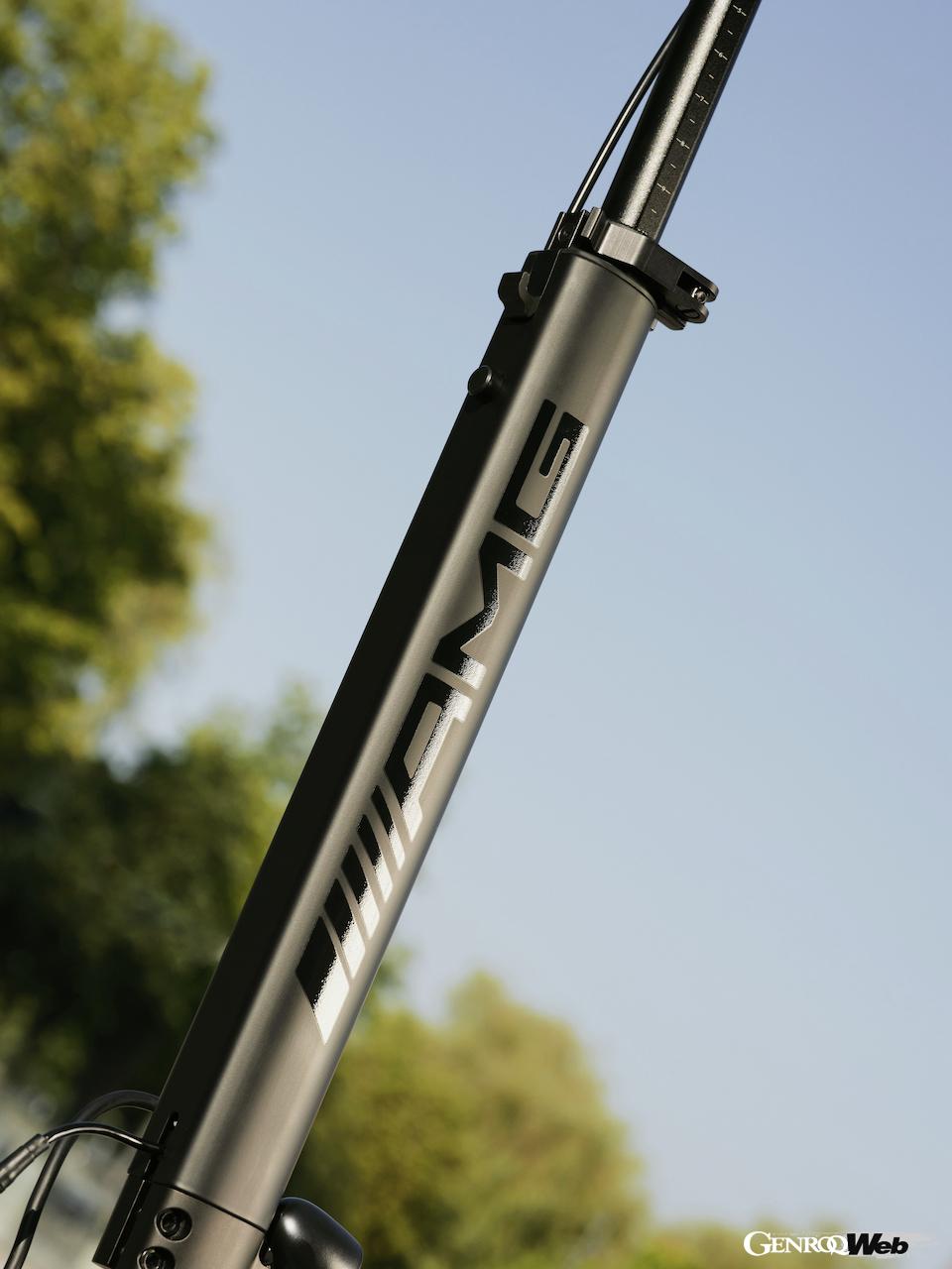 市街地における「ラストワンマイル（目的地への最終交通手段）」モビリティとして開発された「メルセデスAMG E-スクーター」。