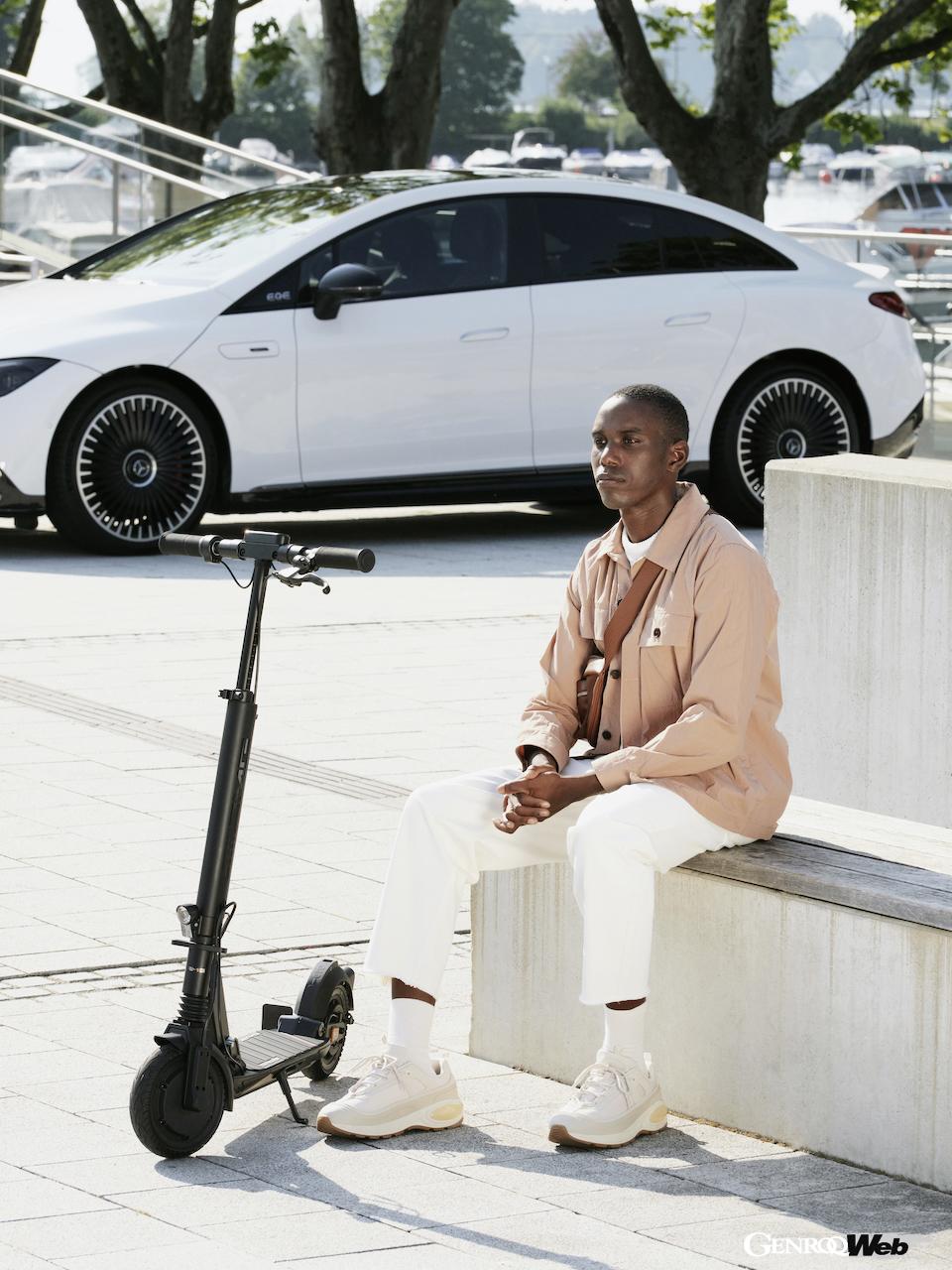 市街地における「ラストワンマイル（目的地への最終交通手段）」モビリティとして開発された「メルセデスAMG E-スクーター」。