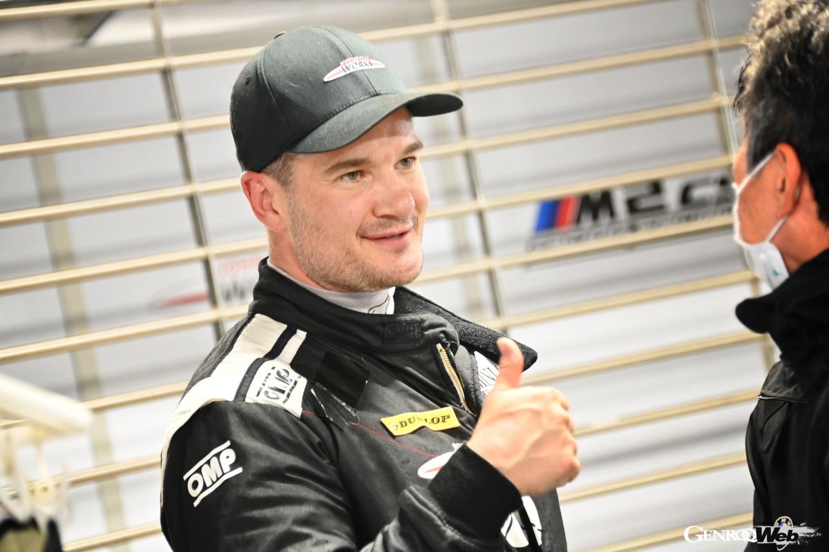 ラウンド2の富士スピードウェイにはジョン・クーパーの孫にあたるチャーリ・クーパー氏も来日し、JCWクラスで出走した。現在は英国でMINIのアンバサダーを務めるほか、Eバイク事業を手掛けるビジネスマンでもある。