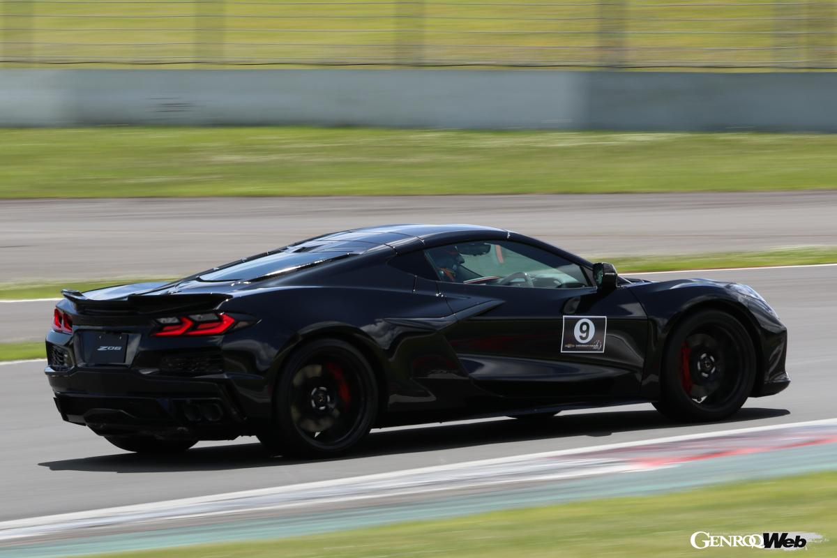 発表会の席上、代表取締役社長の若松格は「レース仕様の「コルベットC8.R」がすでに2019年から耐久レースに参戦している」という。この日のイベントでは新型Z06の本コース走行も披露された。