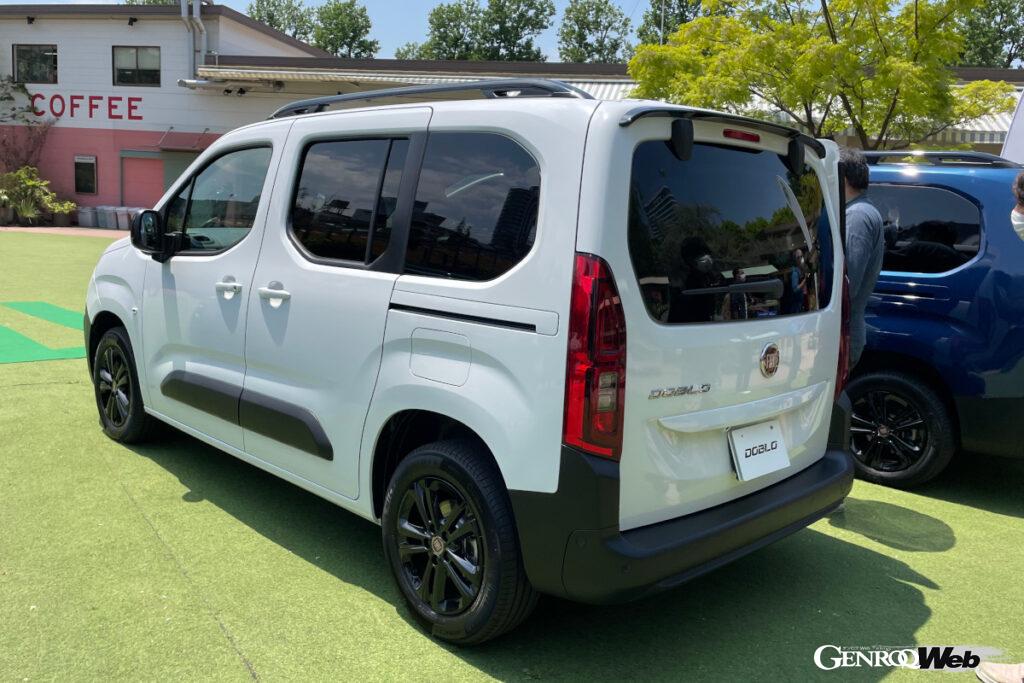 プジョー リフター、シトロエン ベルランゴの兄弟車として開発された「フィット ドブロ」。他の2台とは異なる個性を持ち、「ジブン時間」をテーマに開発されている。