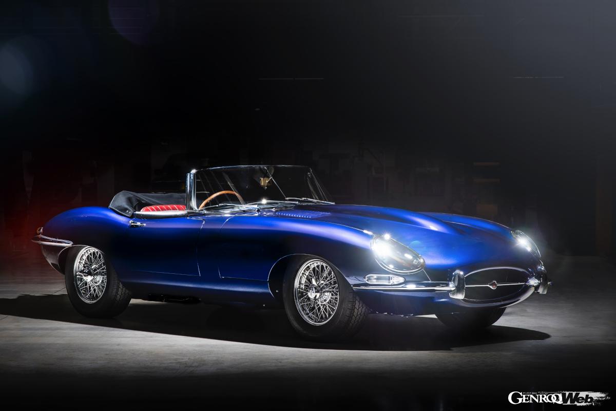 世界的なヒット作となったEタイプ。最高速240km/hを誇る超高性能でありながら、比較的低価格で販売された。