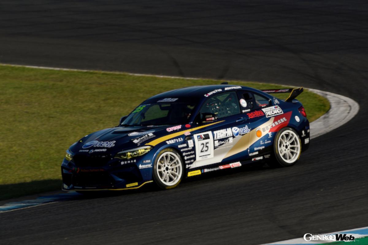 レース1は水元がポールポジション、片山が5番グリッド、神頭が6番グリッドからスタートとなった。