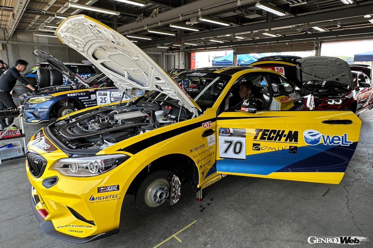 BMW ＆ MINI Racingには、レースを面白くする要素として、BoPやリバースグリッドが採用される。これによって、ひとりのドライバーによる選手権の独走が起こりにくく、各クラスで毎戦激しい優勝争いが繰り広げられるのだ。