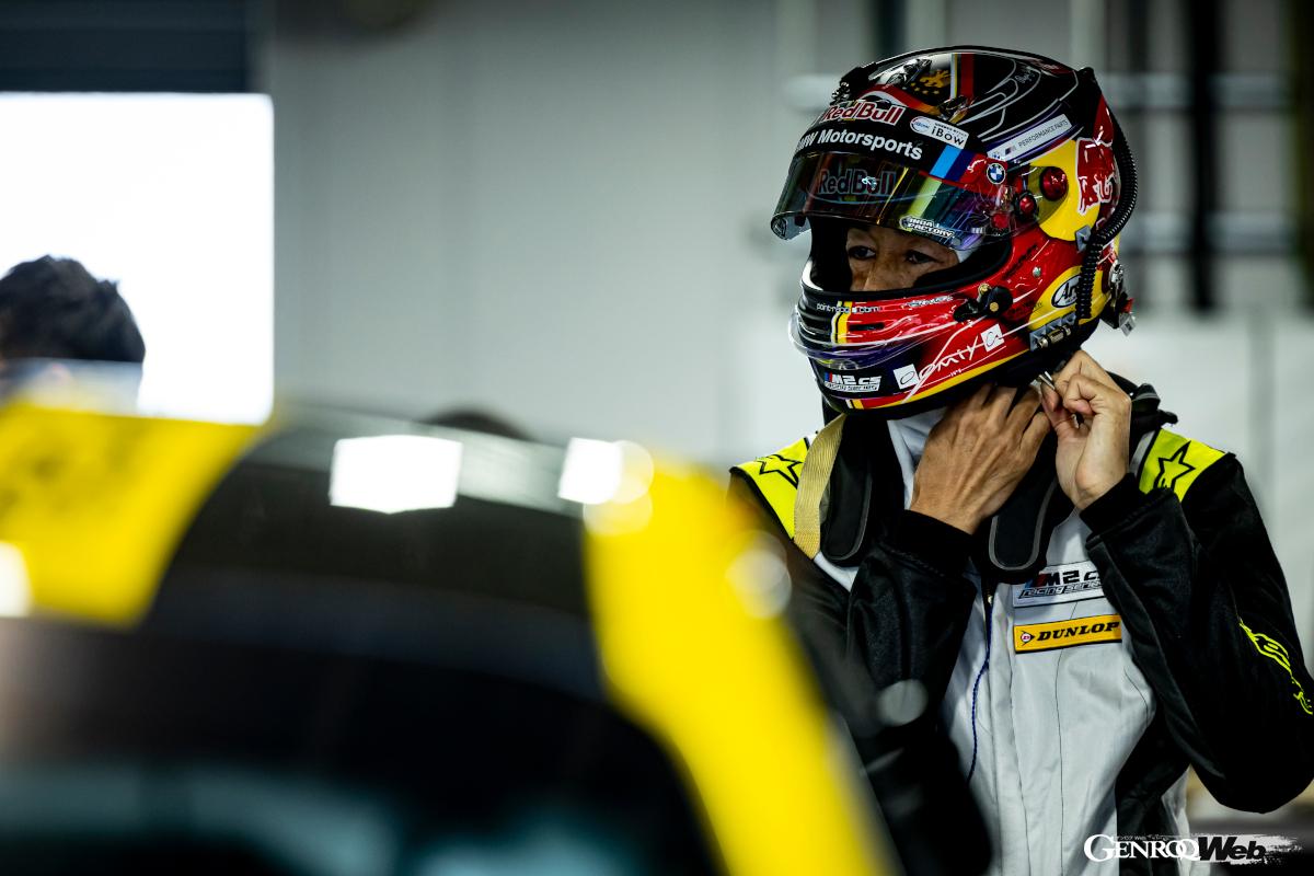 第1ラウンドで左側面とリヤフェンダーに大きなダメージを負った70号車。しかし、メカニックの奮闘もあって、ラッピングも含めて完璧な状態で富士を迎え、今回シミュレーターで練習を重ねた片山選手が乗車した。