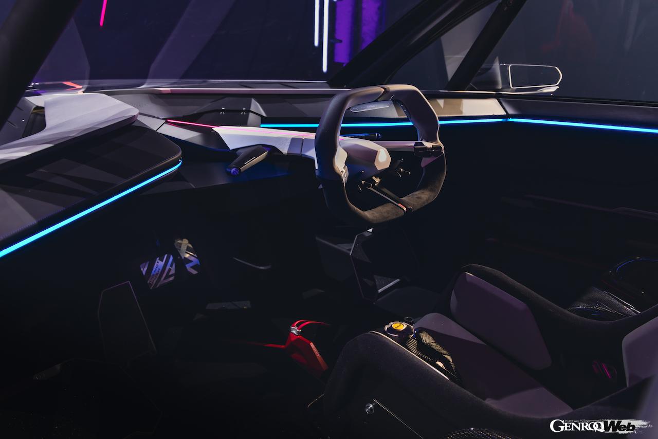 2024年にデビューする「アルピーヌ A290」を予告する「 A290_β」」のコクピット。