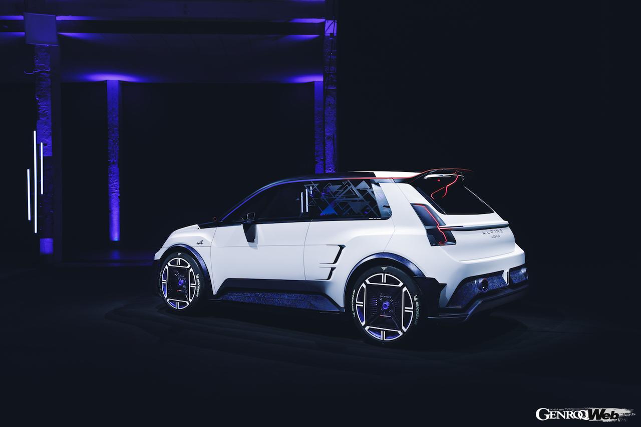 2024年にデビューする「アルピーヌ A290」を予告する「 A290_β」」のエクステリア。