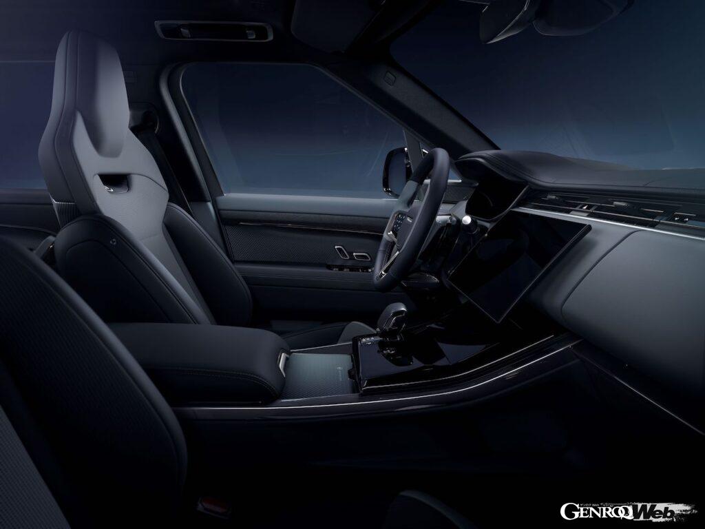 レンジローバースポーツ史上最速のスポーツモデル「レンジローバースポーツ SV」のインテリア。