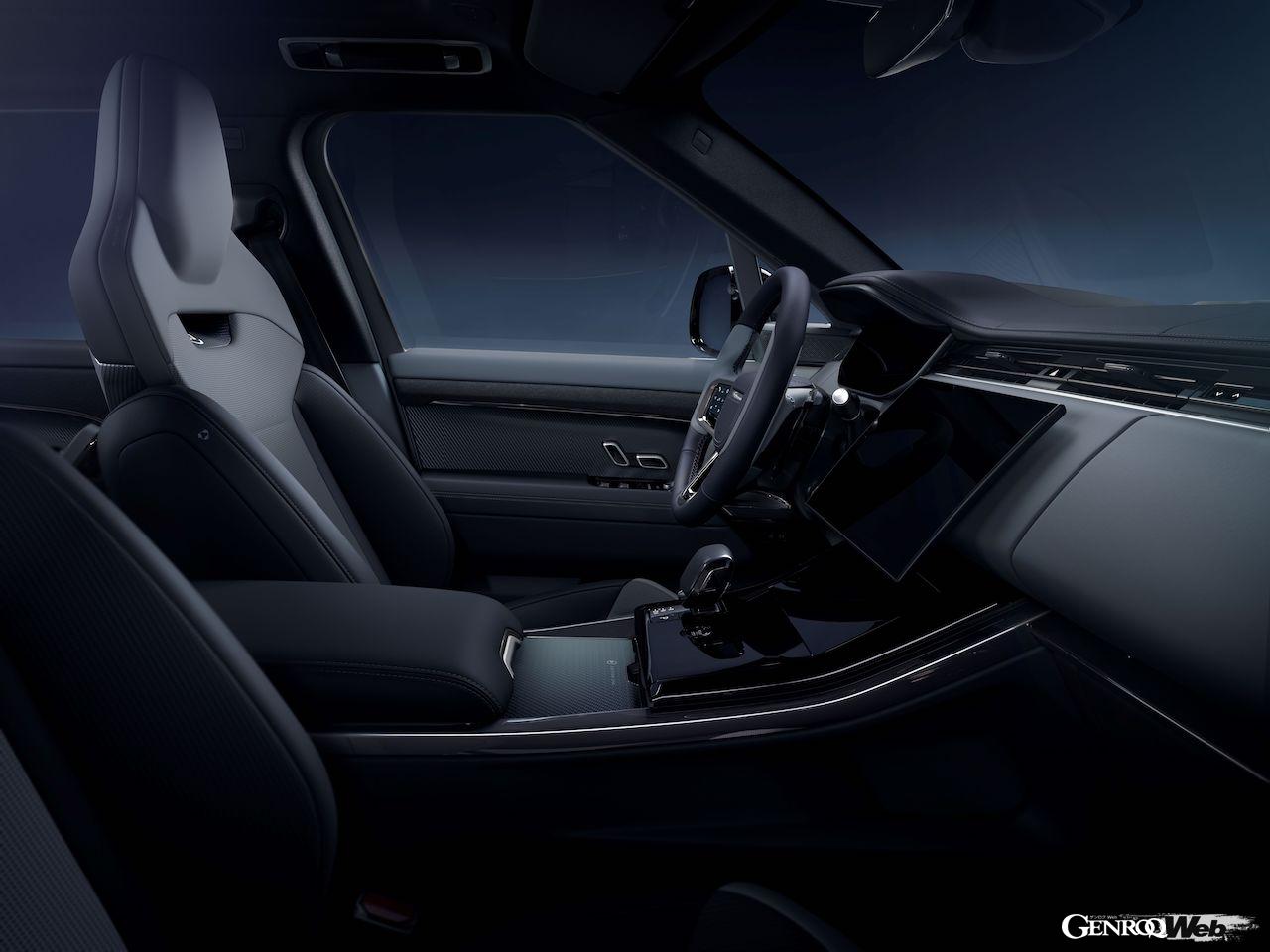 レンジローバースポーツ史上最速のスポーツモデル「レンジローバースポーツ SV」のインテリア。