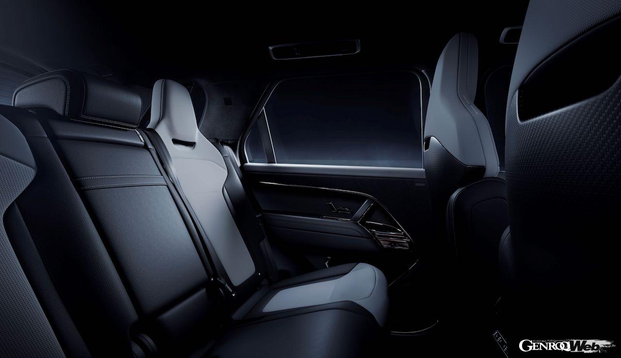 レンジローバースポーツ史上最速のスポーツモデル「レンジローバースポーツ SV」のインテリア。