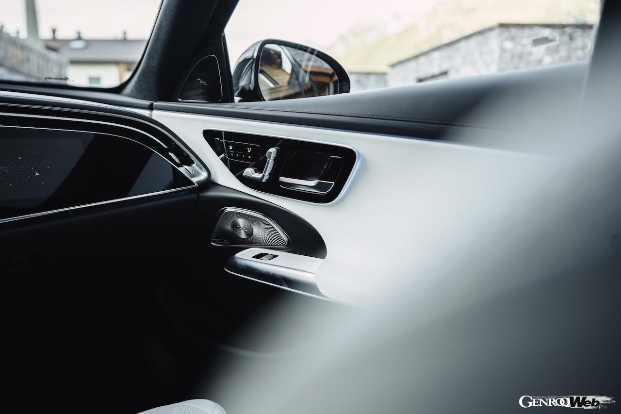 新型「メルセデス・ベンツ Eクラス エステート」のインテリア。