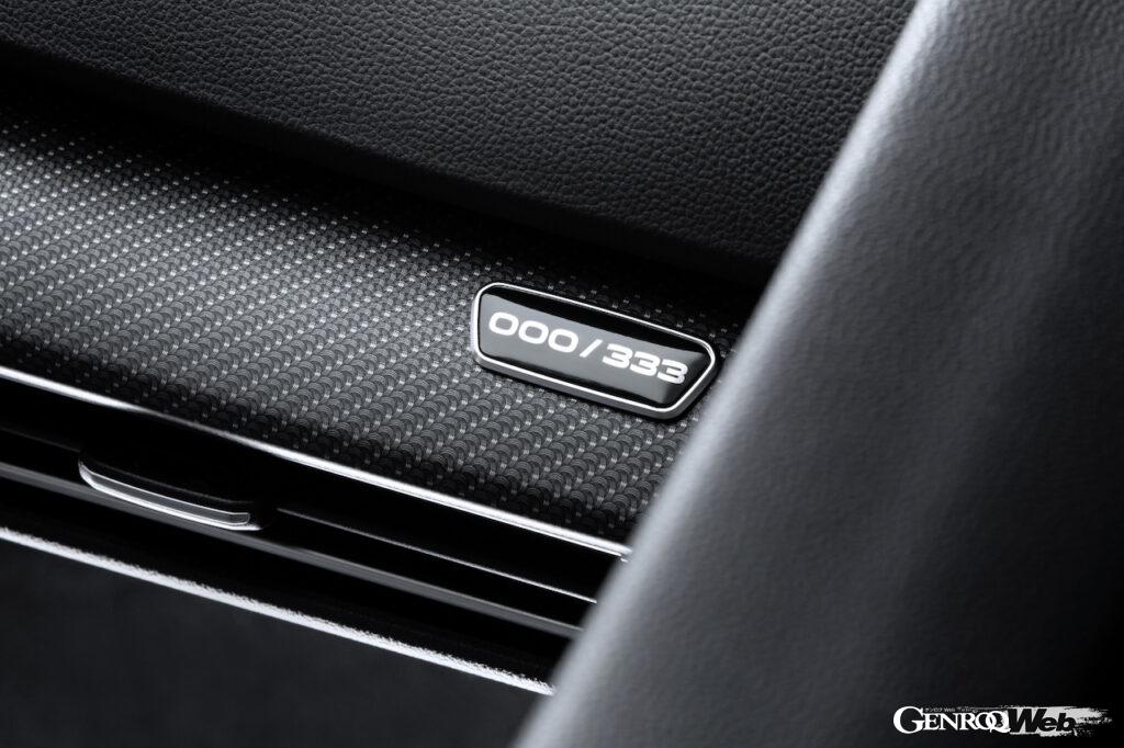 333台が限定販売される「フォルクスワーゲン ゴルフR 333 リミテッド・エディション」の専用プレート。