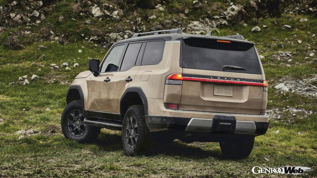 3代目に進化したラグジュアリーオフローダー新型「レクサス GX」の走行シーン。