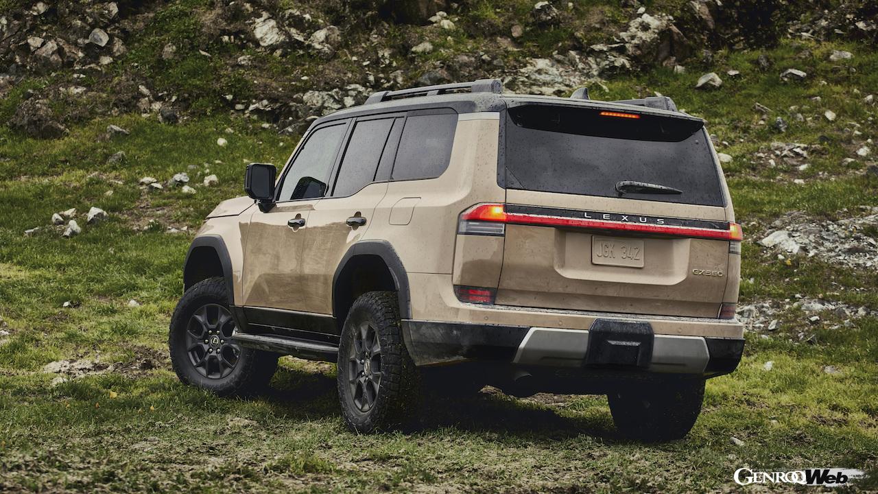 3代目に進化したラグジュアリーオフローダー新型「レクサス GX」の走行シーン。