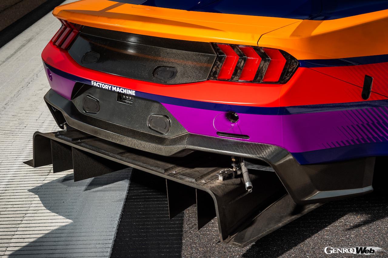 フォードの最新カスタマー向けレーシングカー「マスタング GT3」のエクステリア。