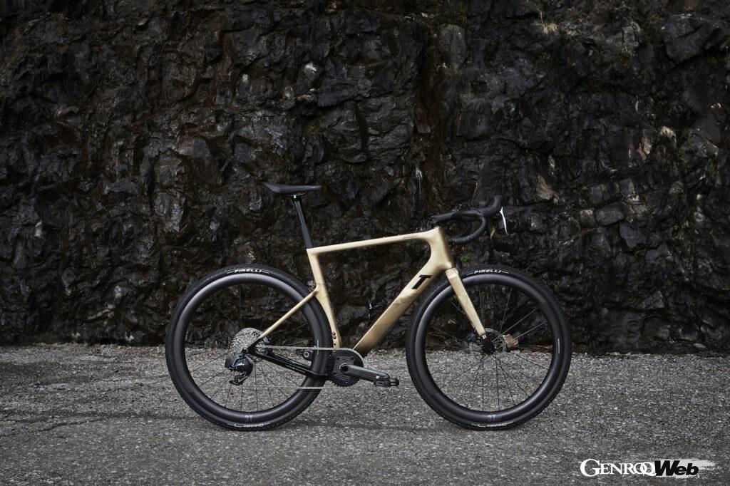 ランボルギーニと3Tサイクリングが共同開発した高性能バイク「Racemax x Automobili Lamborghini」。