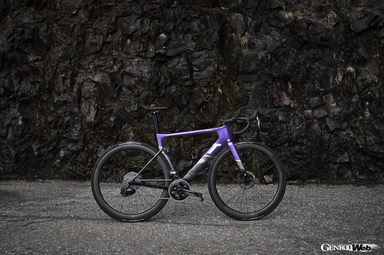 ランボルギーニと3Tサイクリングが共同開発した高性能バイク「Racemax x Automobili Lamborghini」。