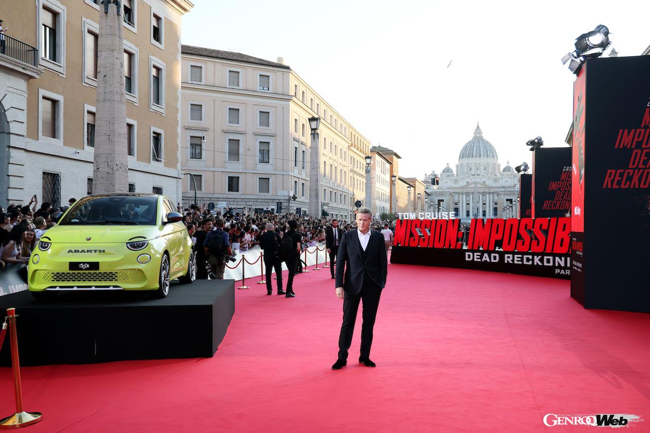 『ミッション：インポッシブル／デッドレコニング PART ONE』のプレミアイベントで展示された、アバルト　500e。