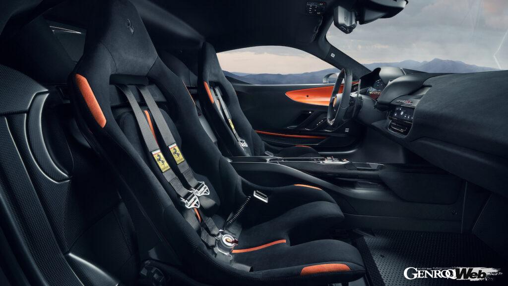 「フェラーリ SF90 XX ストラダーレ」のコクピット。