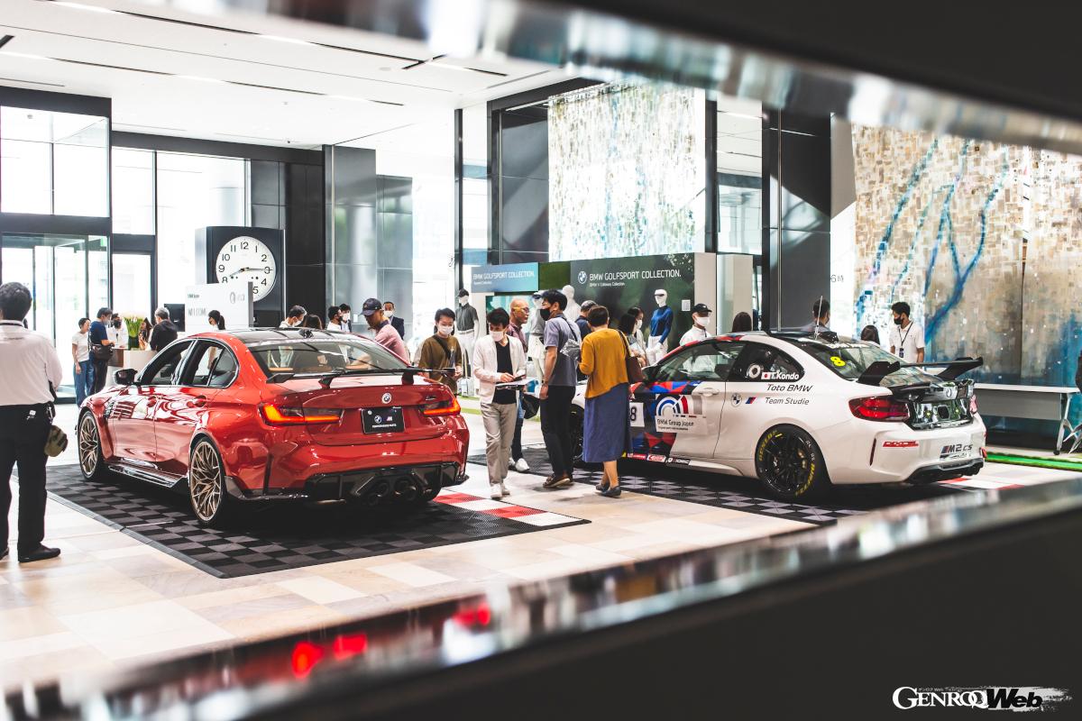 会場ではディーラーでの整備の優位性を表現するために、様々な純正パーツや走りをさらに高めるためのMパフォーマンスパーツが展示されていた。