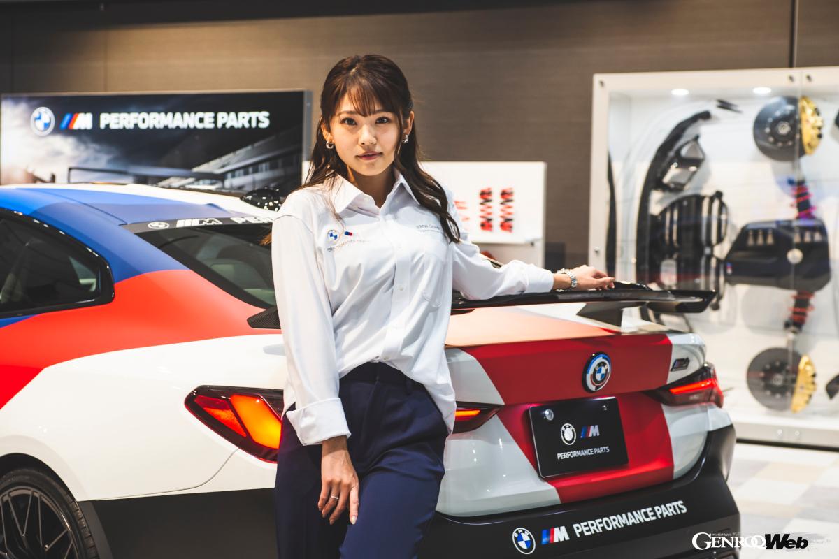 新木みおさんが着用しているBMWモータースポーツコレクションは、正規ディーラーで購入可能だ。