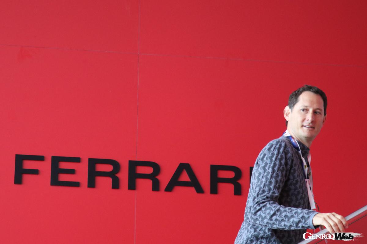 ル・マン24時間のフェラーリホスピタリティを訪れたフェラーリ会長ジョン・エルカン。